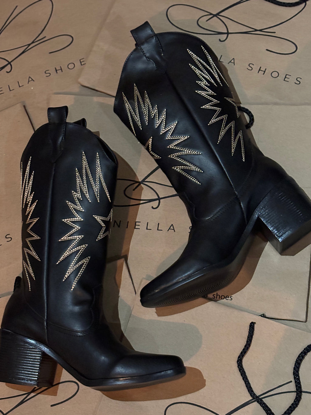 BOTA "RAMONA"